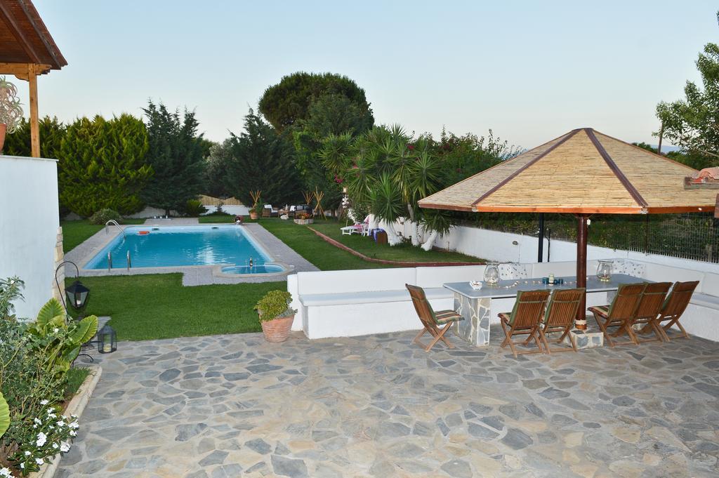 Dimeon Villa Kato Achaia Bilik gambar