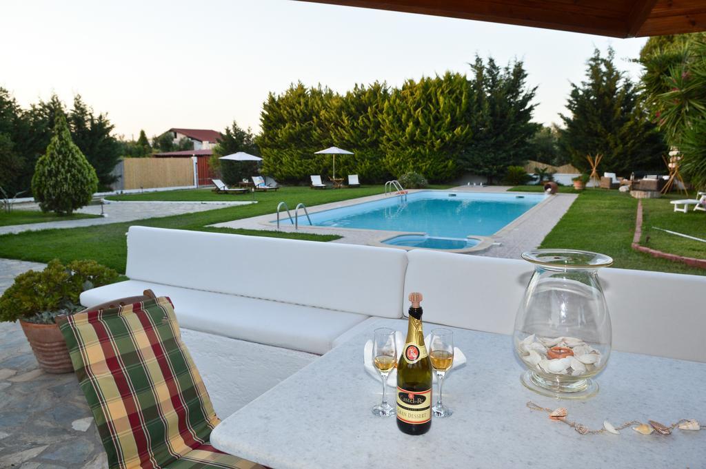Dimeon Villa Kato Achaia Bilik gambar