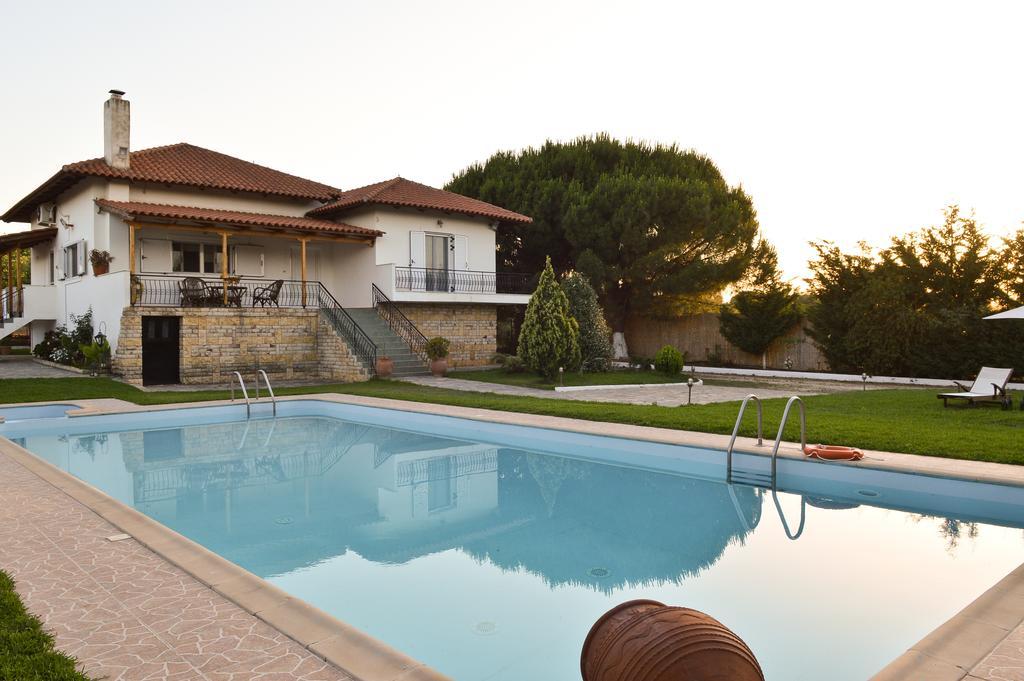 Dimeon Villa Kato Achaia Bilik gambar